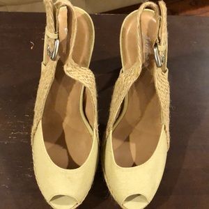 NWOT Sexy stylish, Natural heels